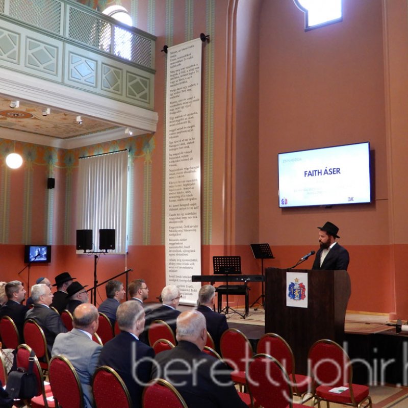 Átadták a felújított zsinagógát 43